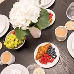 Winsome 2br On Calea Victoriei ブカレスト